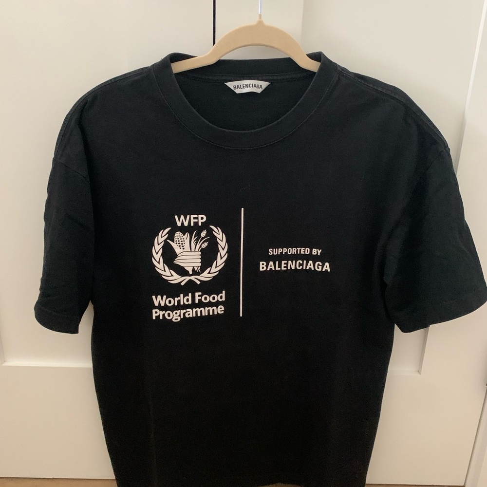 Balanciaga black and white t-shirt